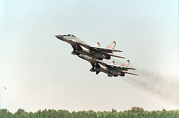 MiG-29_01.jpg (31138 bytes)