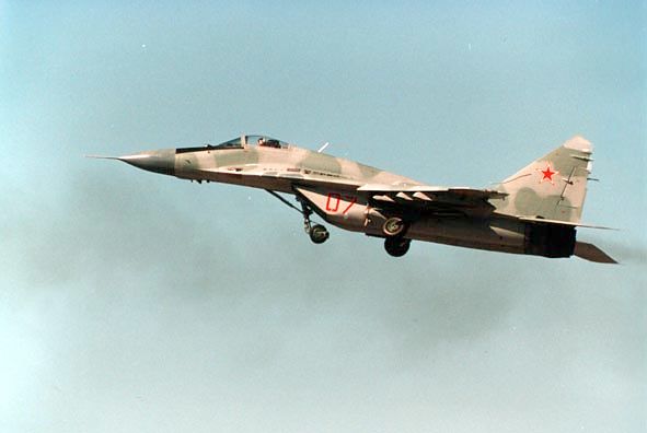 MiG-29_02.jpg (20359 bytes)