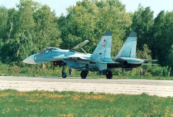 Su-27_01.jpg (60744 bytes)